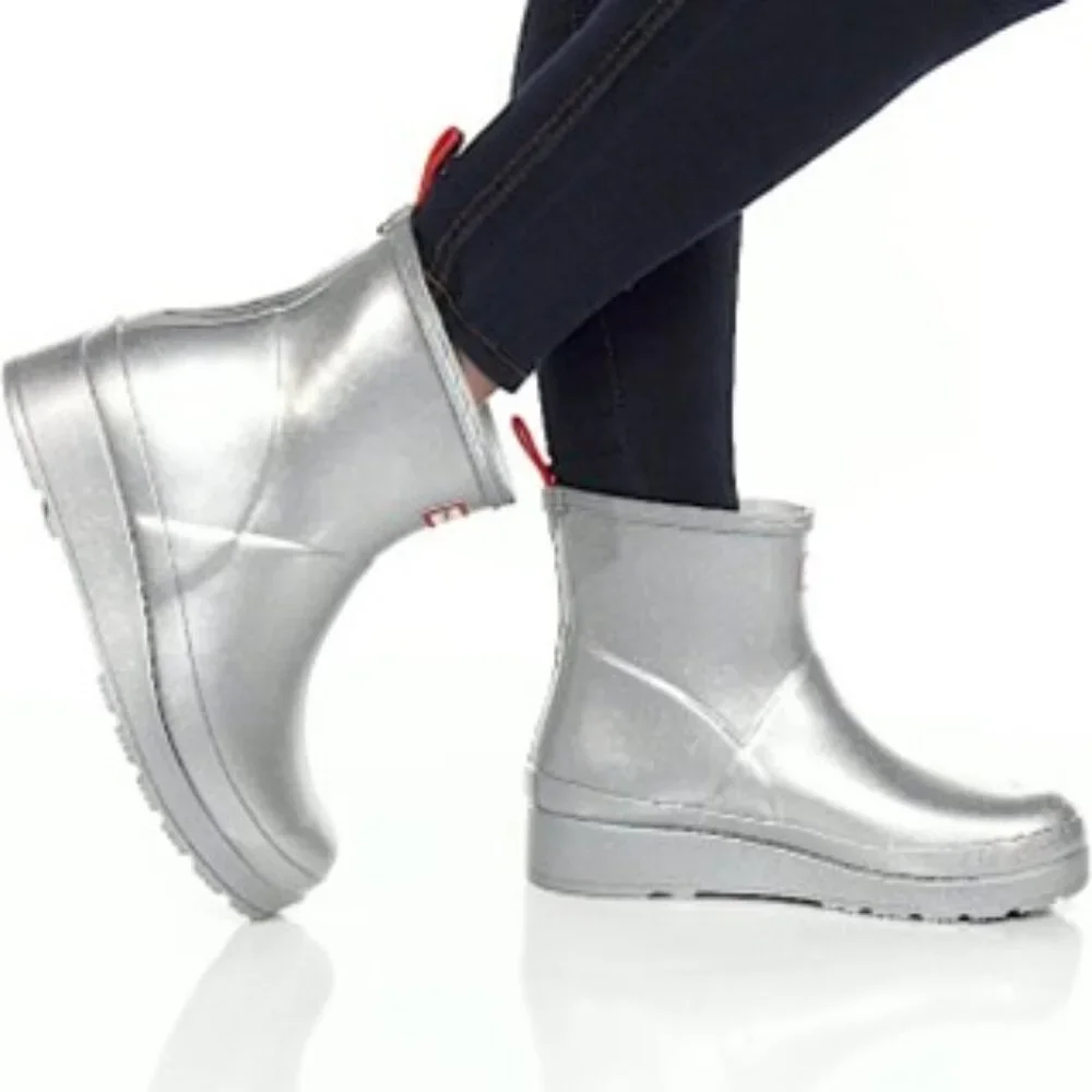 Hunter Play Short Cosmic Boots Rain Booties Waterproof Silver Size 7 NEW